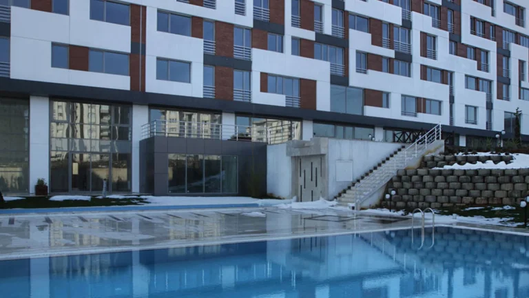 Miracle Residence, Arkiv’de